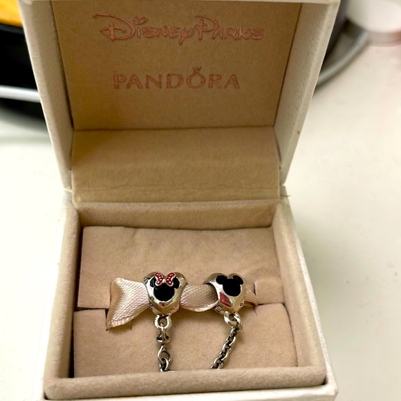 Pandora Jewelry - Disney Parks Pandora Safety Chain